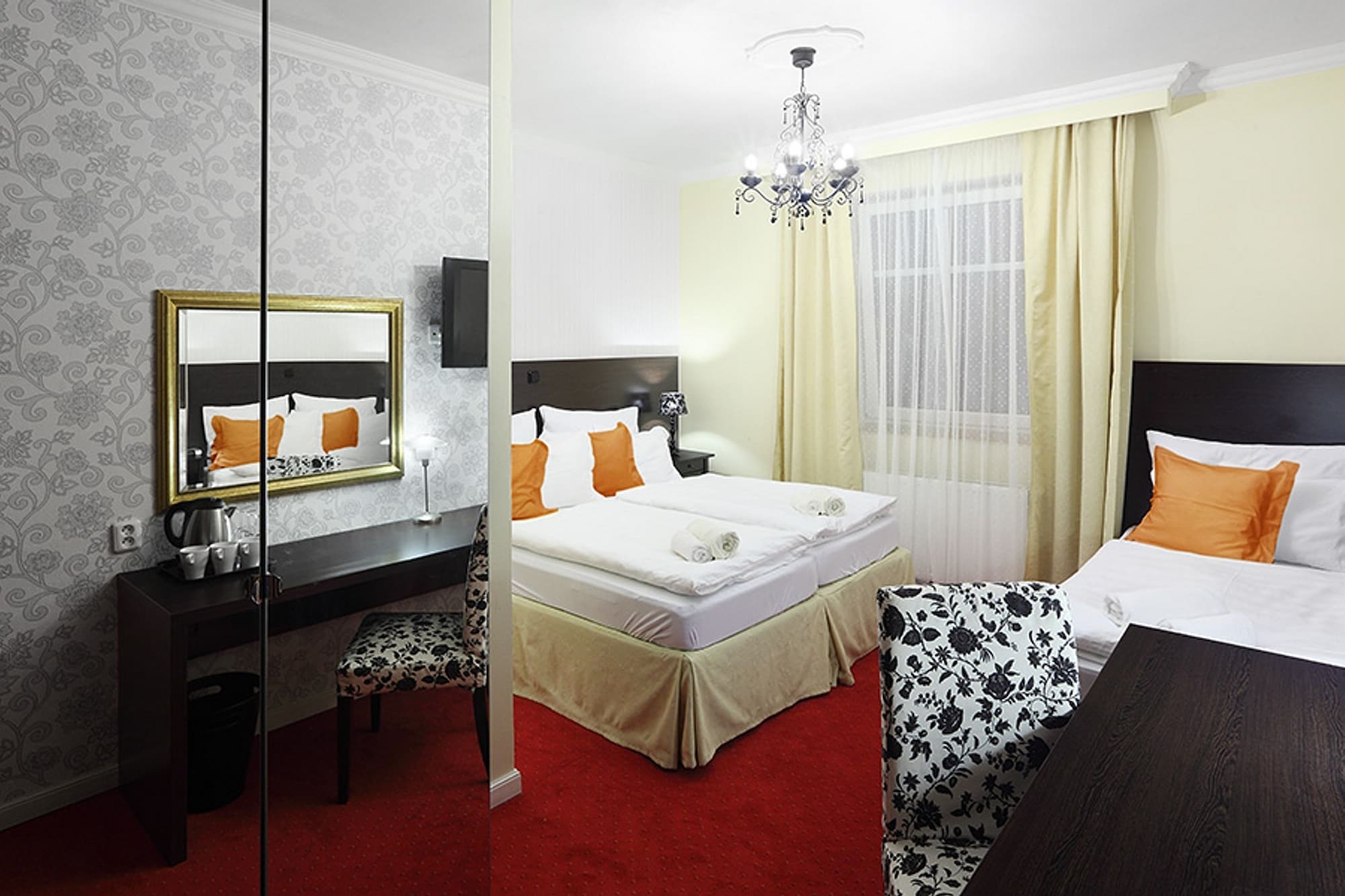 Pytloun Design Self Check-In Hotel Liberec Rom bilde