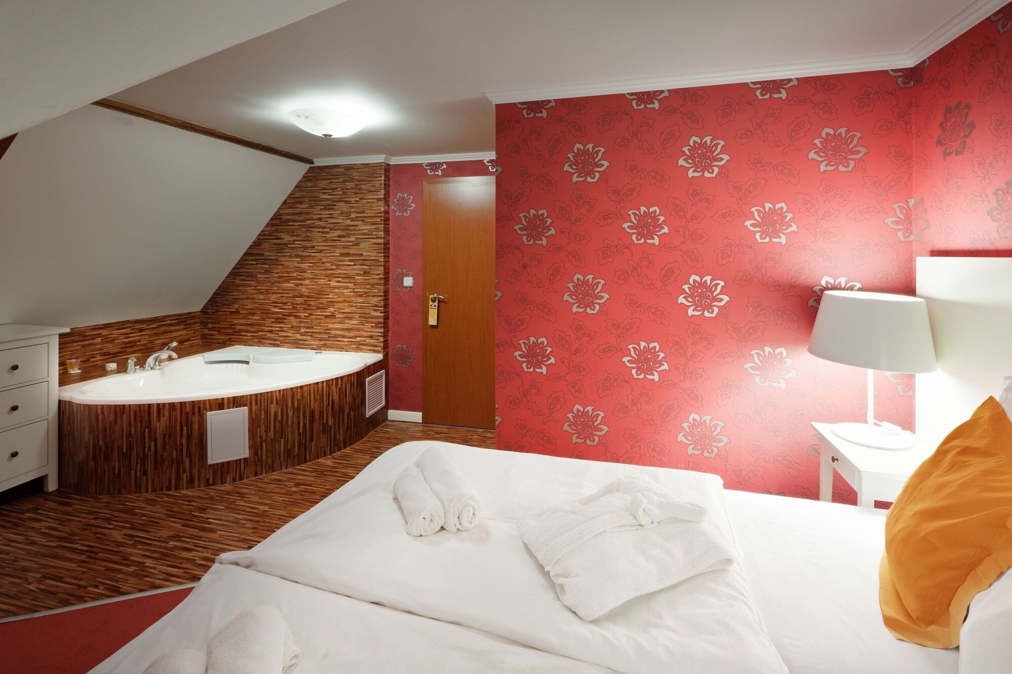 Pytloun Design Self Check-In Hotel Liberec Rom bilde